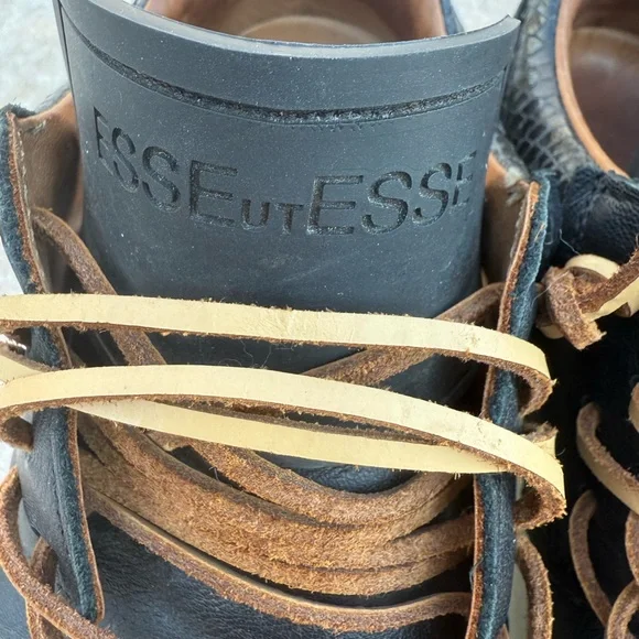 ESSEutESSE black leather sneakers